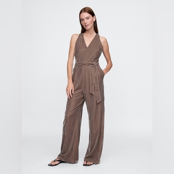 GAP Recycled Velvet V-Neck Jumpsuit Wide Leg in Brown.Size Medium